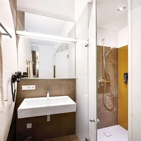 Hotel Eee Traun